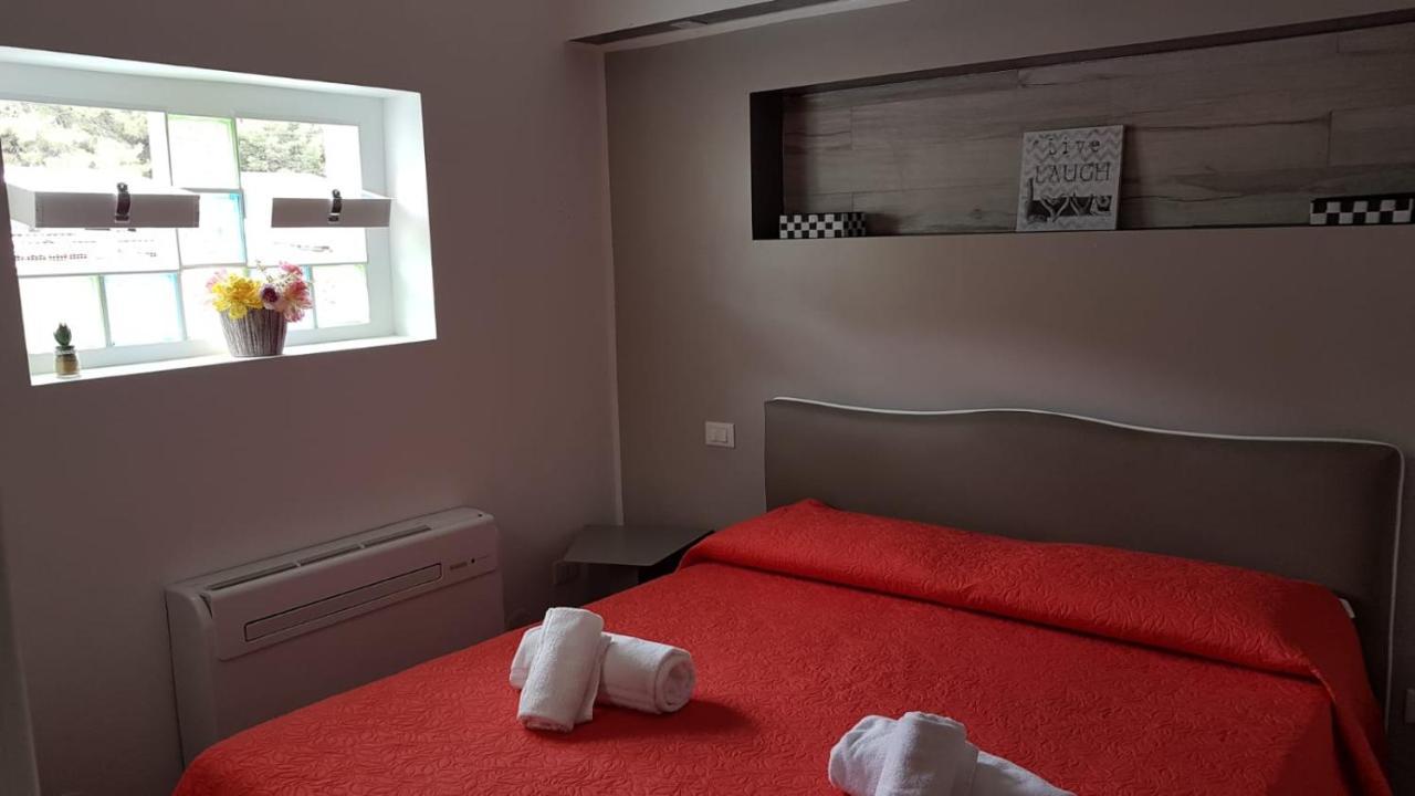 Room & Breakfast Cala Azzurra Макари Экстерьер фото